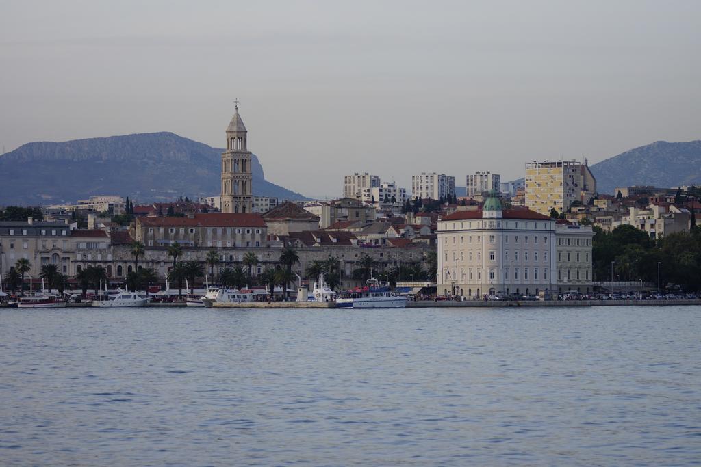 Apartament Location 
